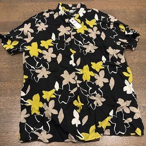 NWT Express Printed Short Sleeve Button Down Shirt